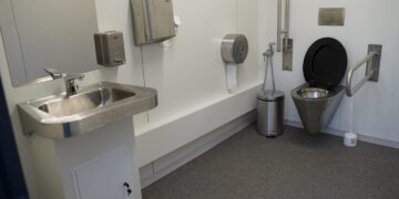 Paežerių dvare pradeda veikti viešasis tualetas