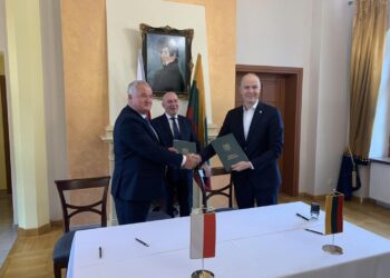 Pasirašyta bendradarbiavimo sutartis tarp Vilkaviškio rajono ir Suvalkų savivaldybių