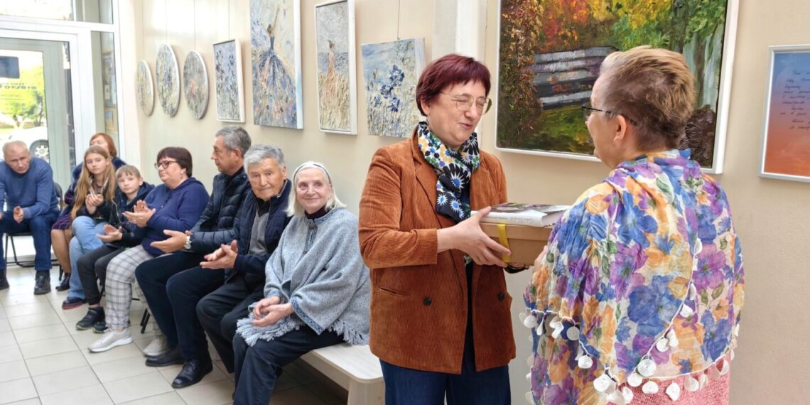 Šakių viešojoje bibliotekoje atidaryta Jūratės Karasevičienės tapybos darbų paroda