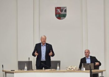 Šakiuose lankėsi Europos Parlamento narys Bronis Ropė