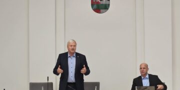 Šakiuose lankėsi Europos Parlamento narys Bronis Ropė