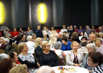 Senjorus sukvietė „Mero arbatėlė“