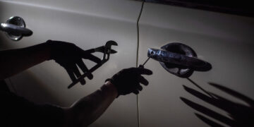 Vagys automobilį „nušvilpė“ iš konfiskuotų automobilių aikštelės