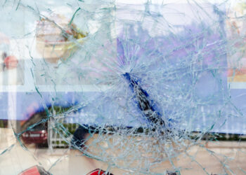 Išdaužtas automobilio stiklas