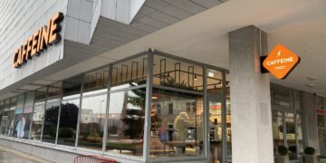 Kavamanų džiaugsmui Marijampolėje duris atvėrė atsinaujinusi kavinė