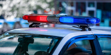 Policija masiškai tikrina pranešimus dėl galimai užminuotų švietimo įstaigų