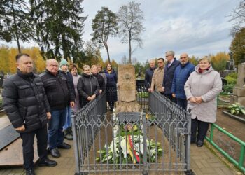 Aplankytos Šakių rajono iškilių asmenybių amžinojo poilsio vietos