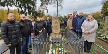 Aplankytos Šakių rajono iškilių asmenybių amžinojo poilsio vietos