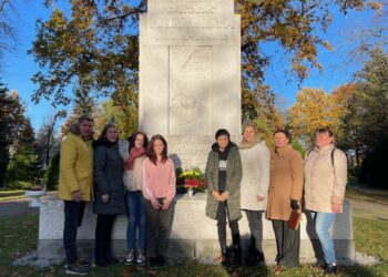 Marijampolės PRC Kudirkos Naumiesčio skyriaus atstovai pagerbė Vinco Kudirkos atminimą