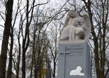 Baigti Liudo Lietuvninko antkapinio paminklo restauravimo darbai