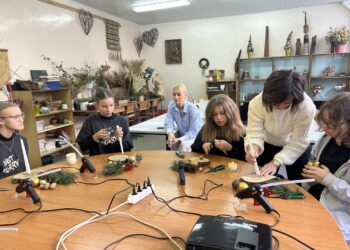 Kalėdinių papuošimų gamyba