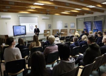 Kazlų Rūdos bibliotekoje viešėjo Lietuvos šaulių sąjungos narys, Marijampolės Sūduvos gimnazijos mokinys Aleksas Bartkus