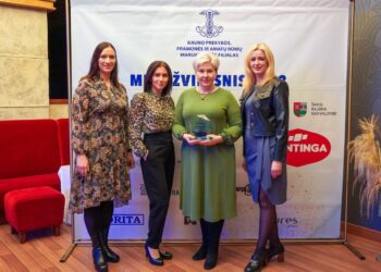 Kazlų Rūdos verslininkų klubui įteiktas apdovanojimas