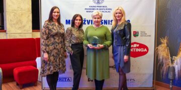 Kazlų Rūdos verslininkų klubui įteiktas apdovanojimas