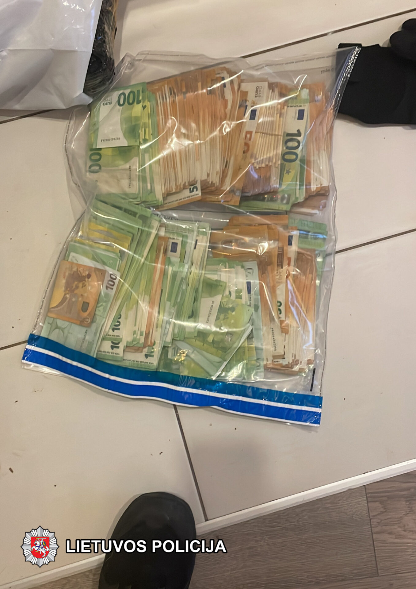 Marijampolės kriminalistai sulaikė 12 kilogramų narkotinių medžiagų bei užkirto kelią jų tiekimui į Marijampolės apskritį