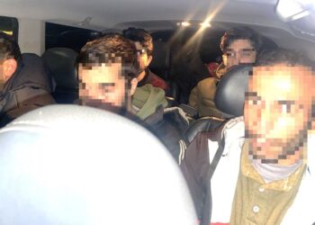 Neteisėtų migrantų srautas iš Latvijos nemąžta - savaitgalį sulaikyti trys automobiliai ir dešimt sirų