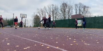 Netrūko atkaklių rungtynių