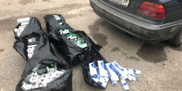 Supaprastinto tranzito dokumentus turinčio ruso automobilyje – 12 tūkst. eurų vertės cigarečių krovinys