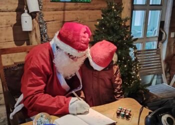 Vaikai su negalia susitiko su Kalėdų seneliu Kalvarijoje