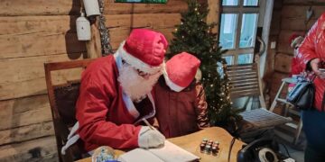 Vaikai su negalia susitiko su Kalėdų seneliu Kalvarijoje