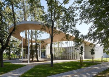 Medžių architektūra: Lietuvos paviljonas 2025-ųjų Venecijos architektūros bienalėje