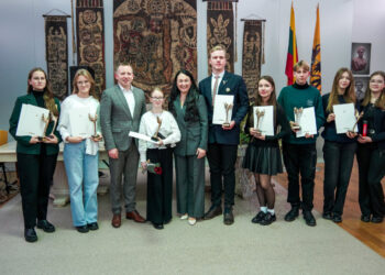 Įteikti apdovanojimai mokinių taryboms