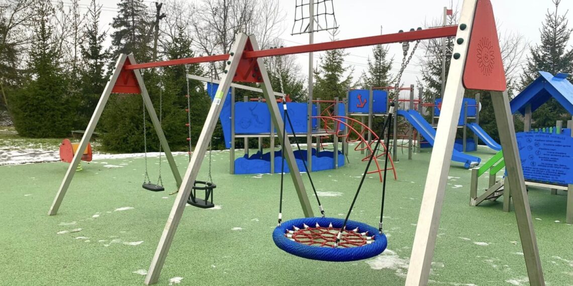 Kybartuose įrengta vaikų žaidimų aikštelė