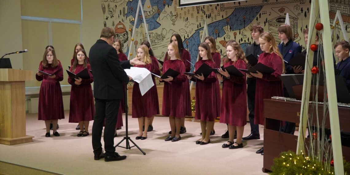 Marijampolės Šv. Cecilijos gimnazijos jaunių - jaunimo choro koncertas