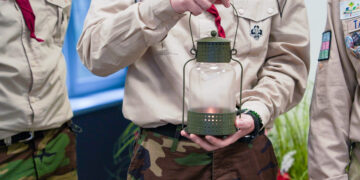 Marijampolės skautai į Marijampolę parvežė Betliejaus ugnį