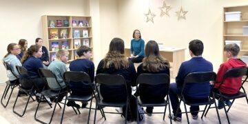 Moksleiviai, norintys daugiau sužinoti apie socialinę-pilietinę veiklą, apsilankė Šakių bibliotekoje