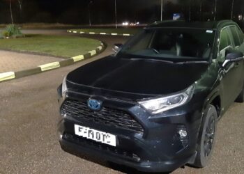 Pasieniečių rankose – britų ieškomas visureigis ir jo vairuotojas