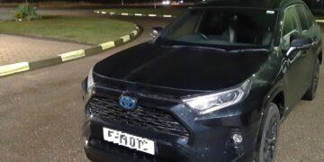 Pasieniečių rankose – britų ieškomas visureigis ir jo vairuotojas