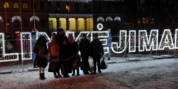 Prezidentūros eglės įžiebimo šventėje – ir Marijampolės savivaldybės vaikai