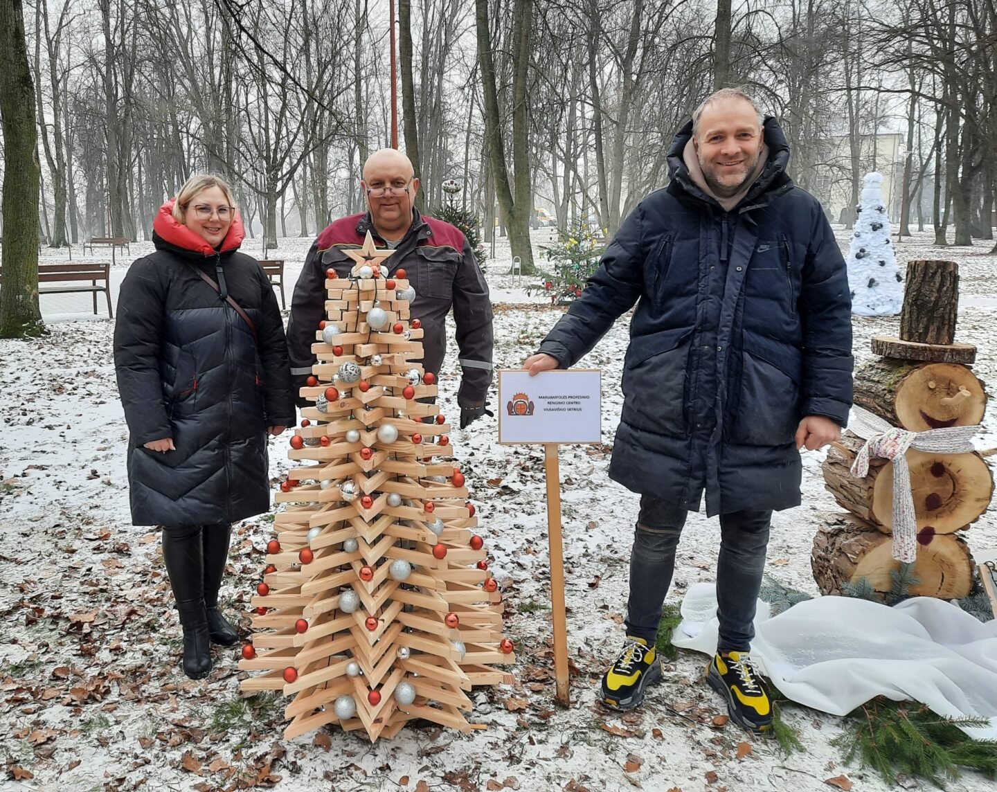 Prisijungta prie Vilkaviškio miesto Kalėdinių erdvių puošimo
