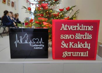 Šakiuose įvyko susitikimas su gyvūnų gerovės organizacijos „Letenėlių namai“ įkūrėja Mėja Nutautaite