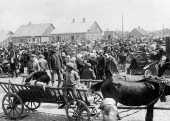 Turgaus diena, tarpukaris