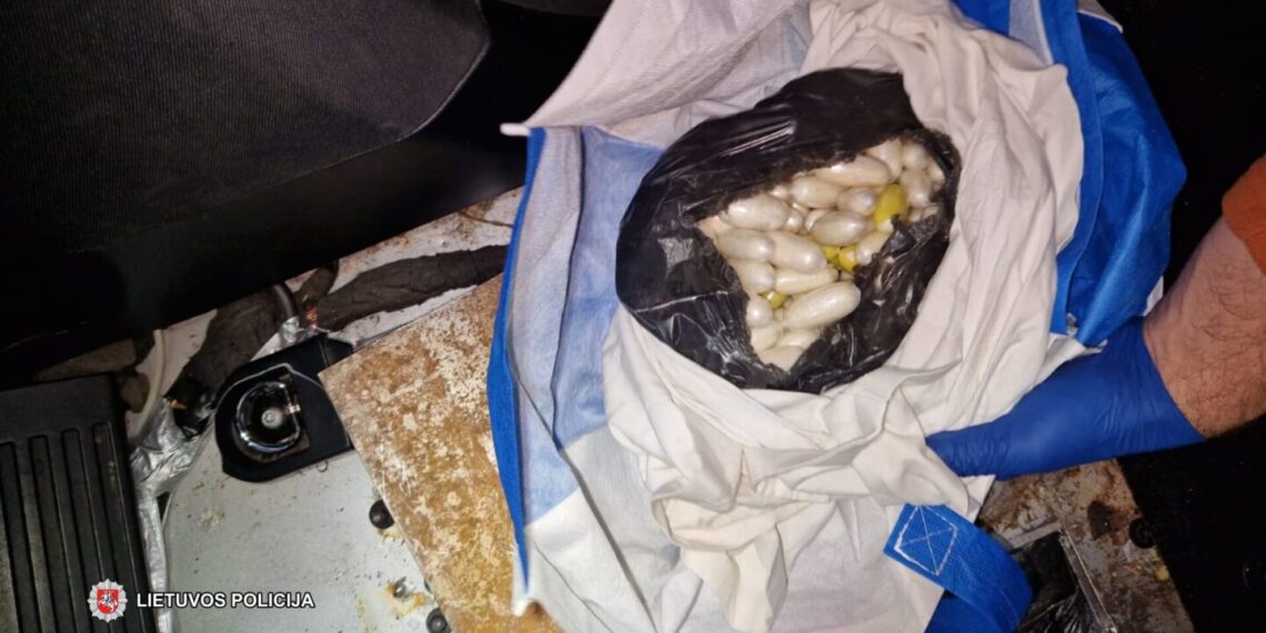 Marijampolės kriminalistai sulaikė labai didelio kiekio kokaino kontrabandą