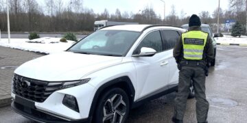 Londone vogtas visureigis Šančių nepasiekė – VSAT pareigūnai jį sulaikė vos įvažiavusį Lietuvą