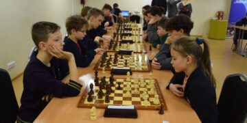 Prie šachmatų lentų – beveik pusšimtis moksleivių
