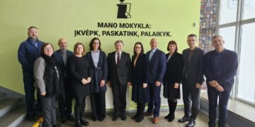 Šakių „Žiburio“ gimnazijoje lankėsi VDU atstovai