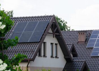 Startuoja naujas kvietimas gyventojams saulės elektrinių įsirengimui