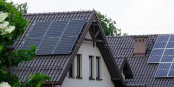 Startuoja naujas kvietimas gyventojams saulės elektrinių įsirengimui