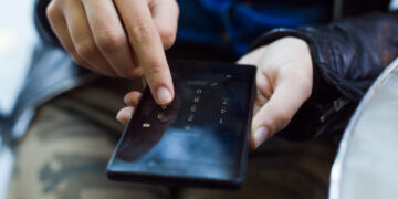 Rusakalbis asmuo išviliojo pinigus iš Gelgaudiškio gyventojo