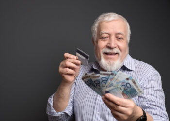 Papildomą išmoką prie pensijos gauna beveik 3 tūkstančiai žmonių