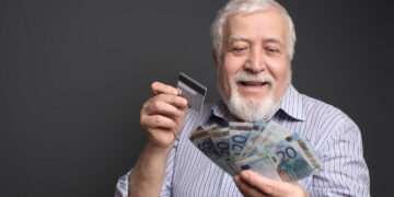 Papildomą išmoką prie pensijos gauna beveik 3 tūkstančiai žmonių