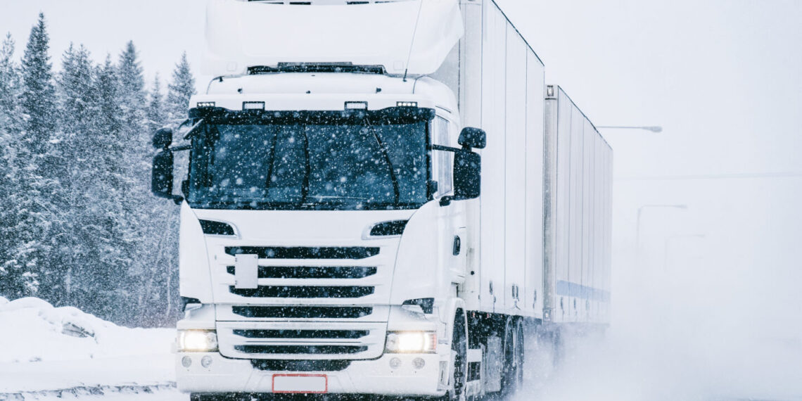 Nuo transporto priemonės nukritęs ledo gabalas sukėlė eismo įvykį