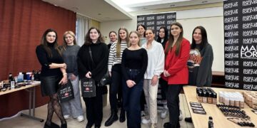 Pristatytos naujausios makiažo tendencijos