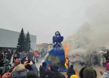 Pavasaris ne už kalnų: Marijampolėje linksmai išvyta žiema