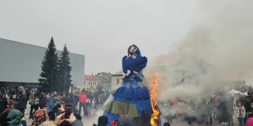 Pavasaris ne už kalnų: Marijampolėje linksmai išvyta žiema