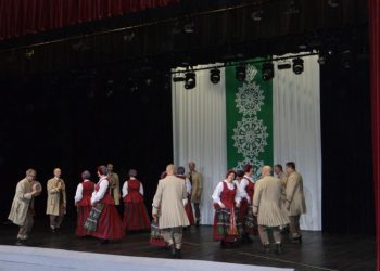 Kalvarijoje surengta šokių dienos „Amžių tiltais“ apžiūra